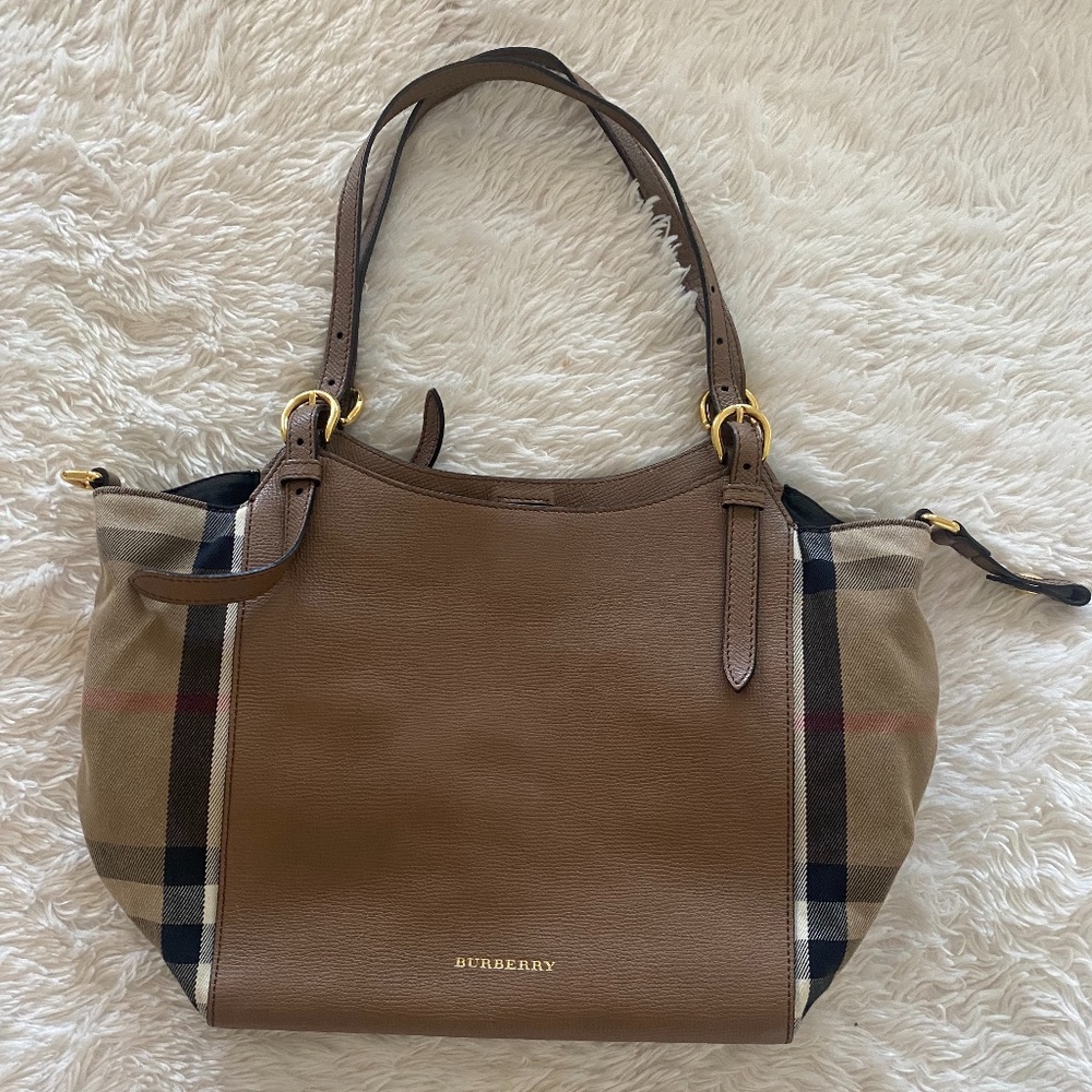 Burberry Canterbury Derby. Today only price drop! 🇺🇸